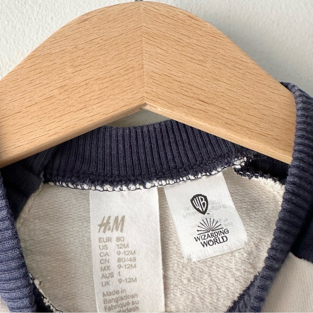 H&M Hogwarts Wazarding World Graphic Long Sleeve Shirt - Picture 3 of 5